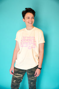 Kiss More Girls - Cream - Tee Shirt